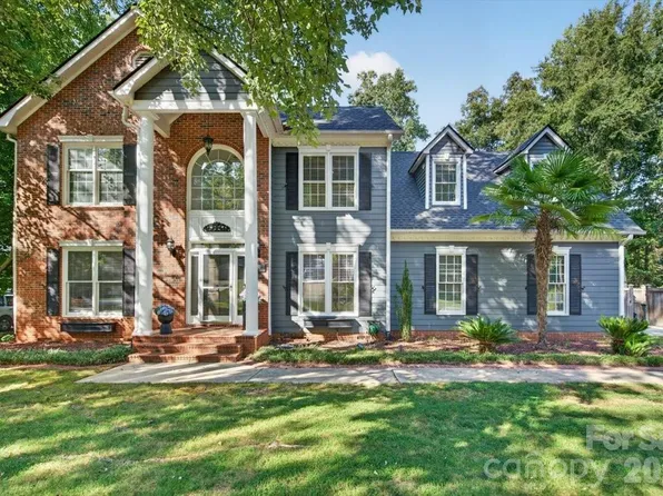 2230 Raven Dr, Rock Hill, SC 29732