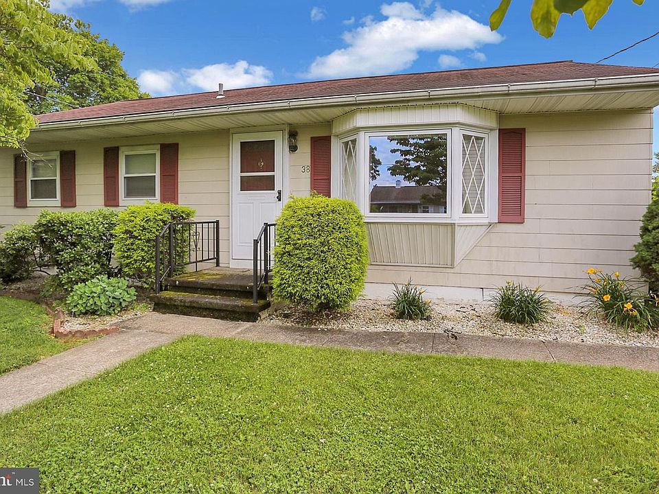 1st image of 38 Hain Ave