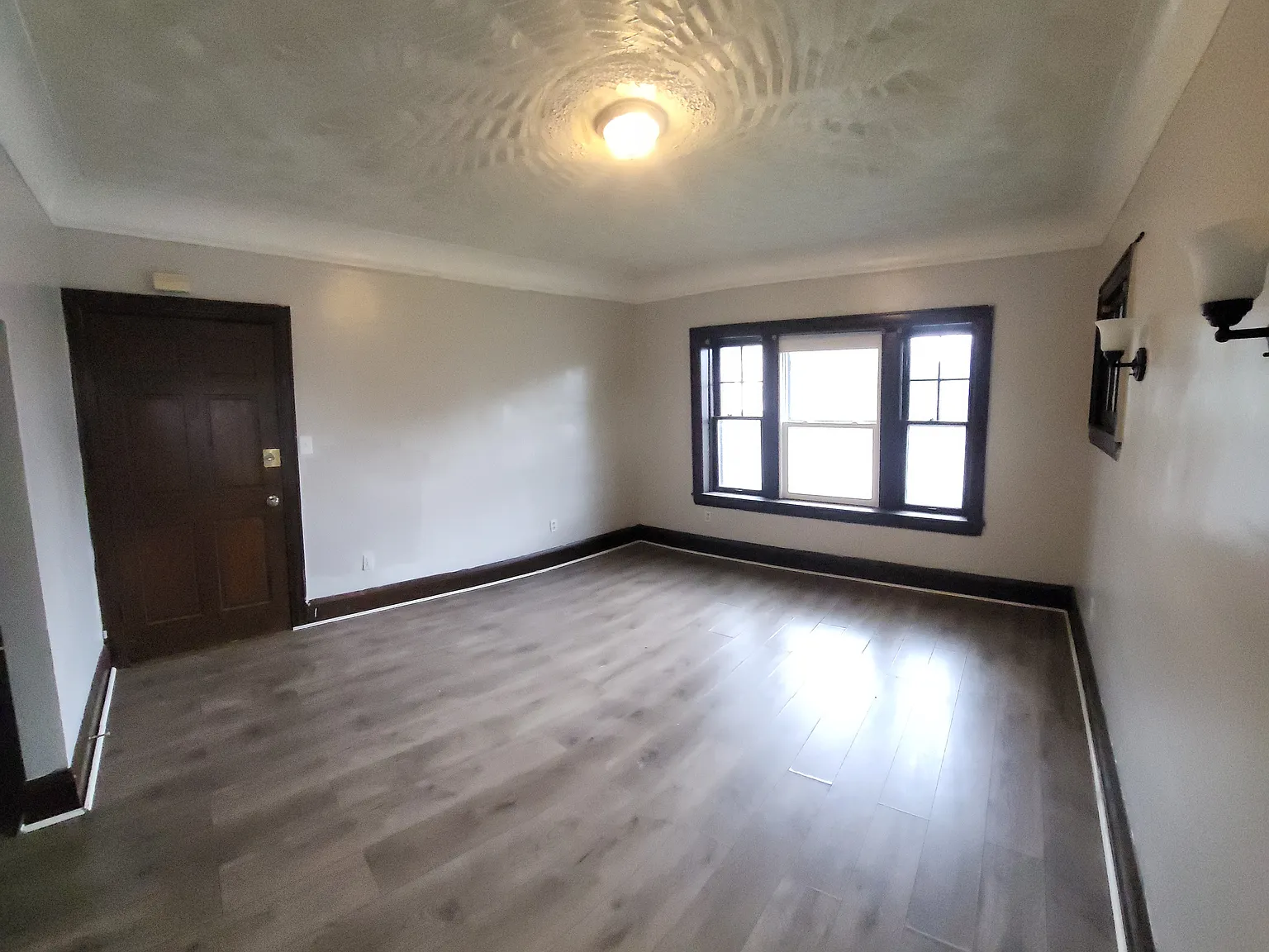 2 bed, 750 sqft, $825 — Photo 3