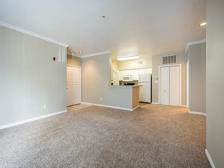 Baypoint Apartments — Photo 120