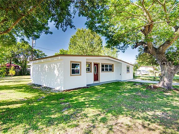 5th image of 1613 Carnegie Cir