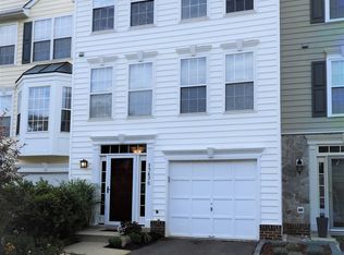 35870 Devon Park Sq, Round Hill, VA
