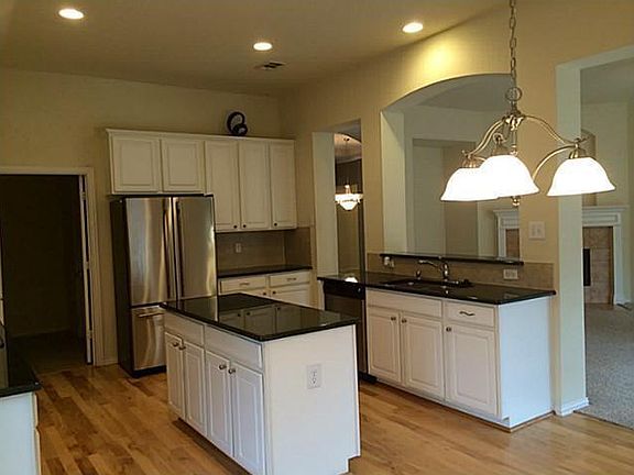5th image of 4409 Monnig Ln