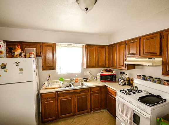 5th image of 620 N Milam St
