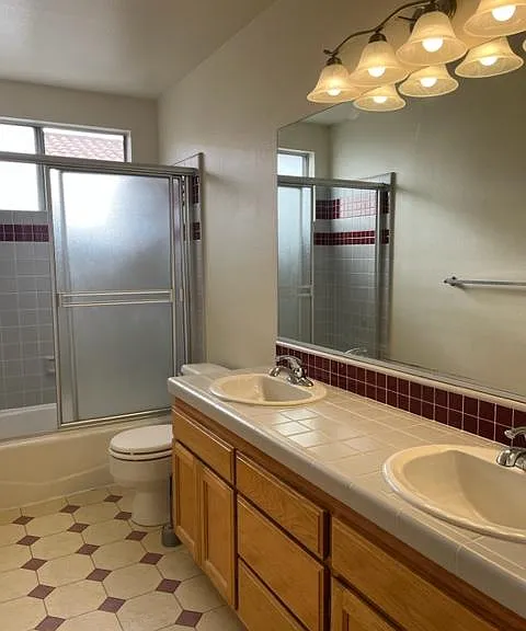 Bathroom on the second floor