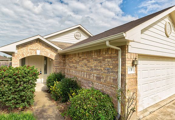 2nd image of 1018 Cavern Brook Ln