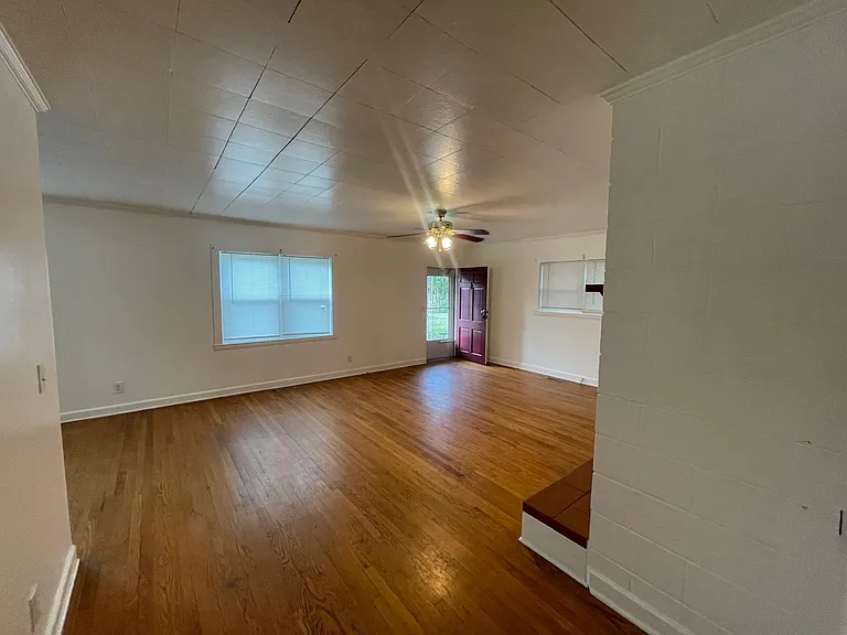 128 Holly Springs Rd — Photo 3