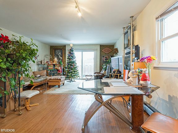 3rd image of 905 Graceland Ave APT 9