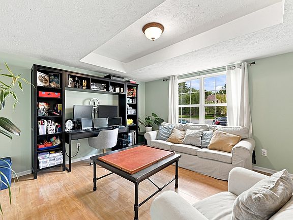4th image of 10615 Regis Ct