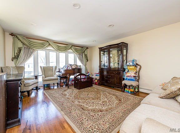 5th image of 629 Arbuckle Ave