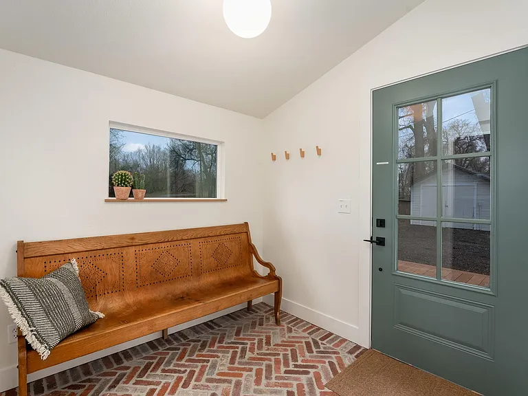 2417 N Overland Trl — Photo 8