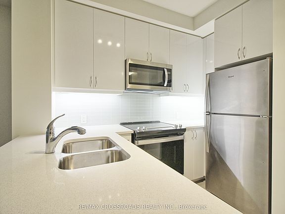 4th image of 4955 Yonge St #703