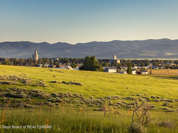 6625 N 6th St, Tetonia, ID 83452