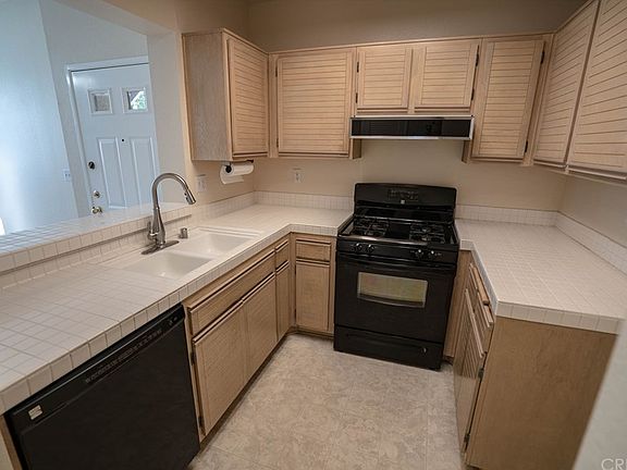 4th image of 24155 Del Monte Dr Unit 371