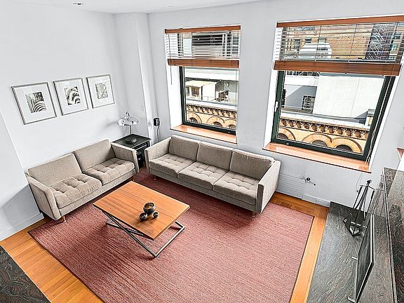 2nd image of 14 E 4th St Room 1127