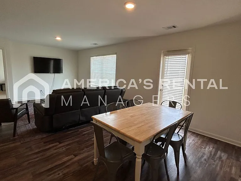 7213 Wilburton Ln — Photo 32