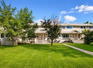 554 N Killarney Glen Ct SW, Calgary, AB T3E7H4
