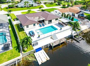 6853 Bayshore Dr, Lake Worth, FL 33462