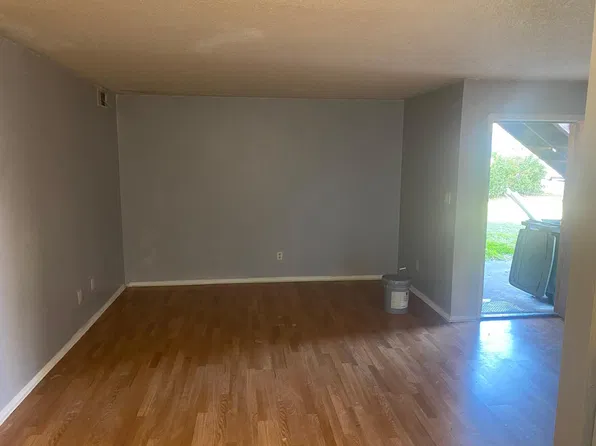 1107 E 57th St #3, Savannah, GA 31404