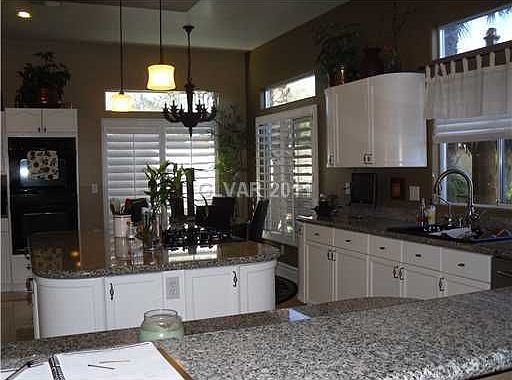 4th image of 8950 Lansberry Ct