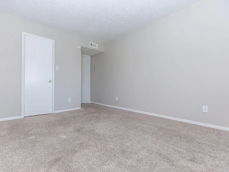 Villas at Alameda — Photo 73