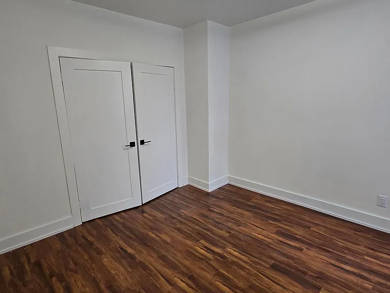 2886 Lake Shore Blvd W #1 — Photo 7