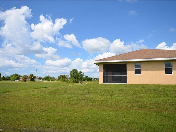 4th image of 400 NW 24th Pl