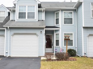 95 Delaware Ln, Branchburg, NJ 08876