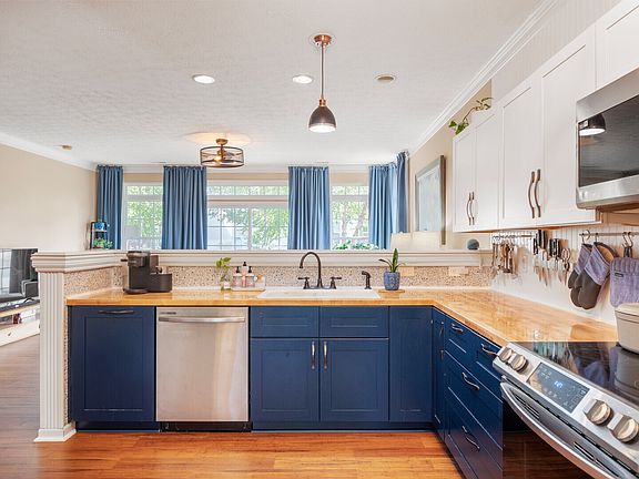 5th image of 3630 Chesterfield Way
