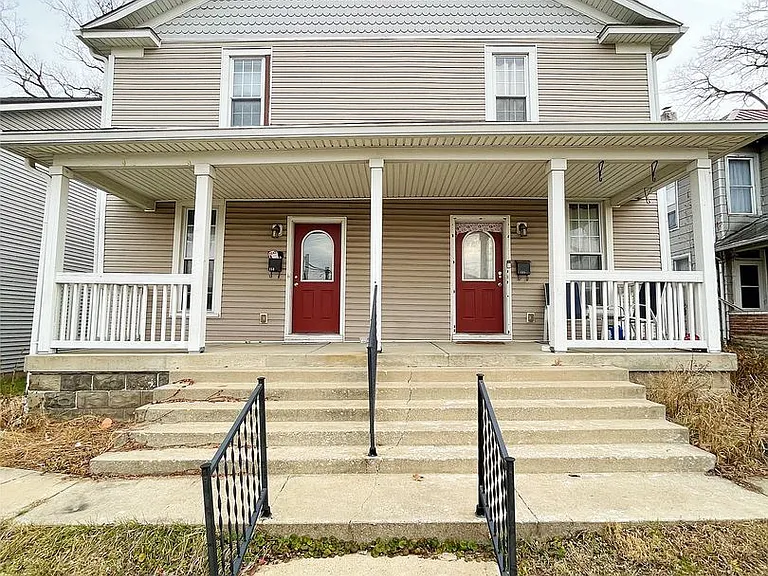 153 S 3rd St — Photo 1