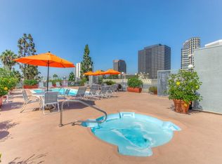 10933 Rochester, Los Angeles, CA 90024