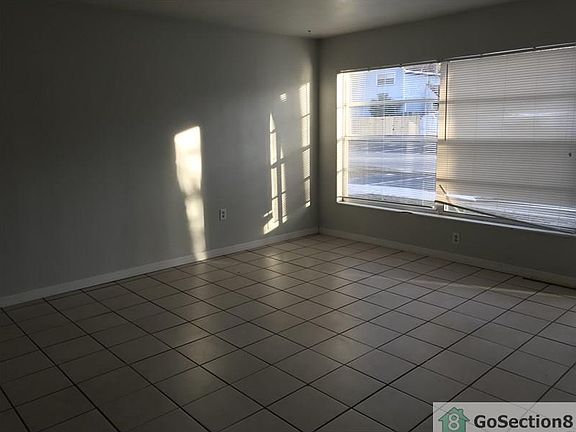 4th image of 3304 SW 26th Ter