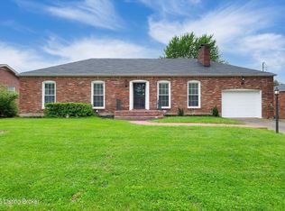 9706 Gateway Dr, Jeffersontown, KY 40299