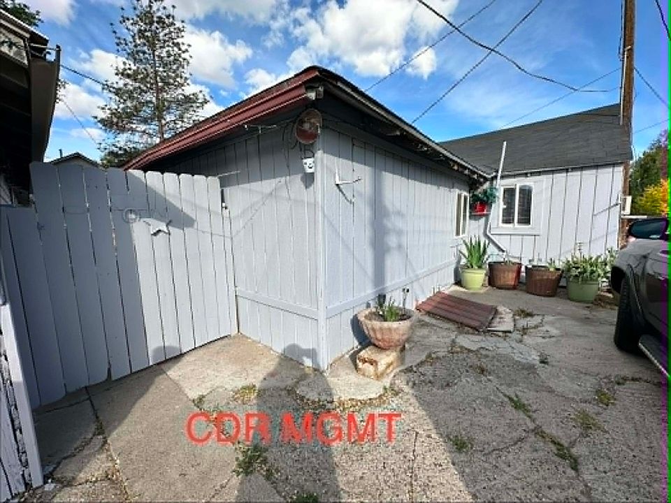 1st image of 551 & 1/2 4th Ave E
