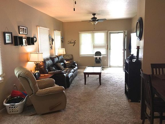 2716 living room