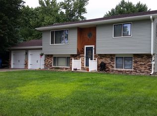 2111 W 36th St, Kearney, NE 68845