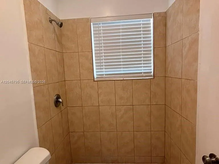 1051 NW 2nd St #15 — Photo 10
