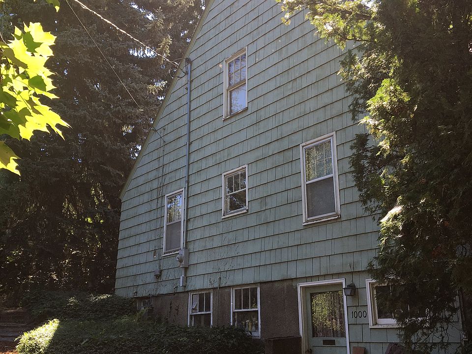 2nd image of 1000 NE Lake St
