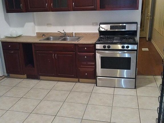 2nd image of 7316 S Saint Lawrence Ave APT 1