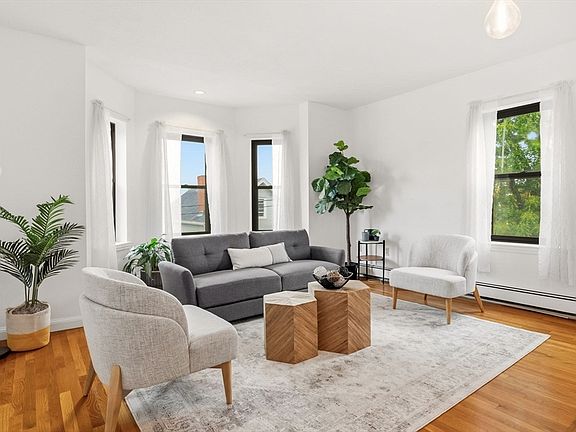 2nd image of 86 Walnut St APT 3