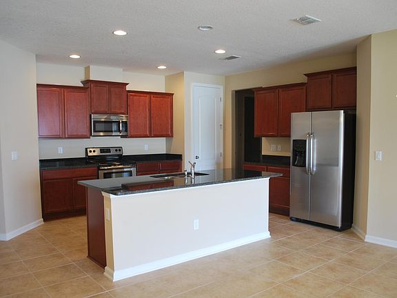 2nd image of 15937 LEXINGTON PARK Boulevard #342