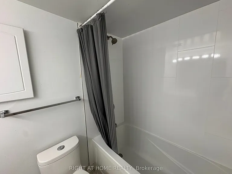 380 King St #903 — Photo 13