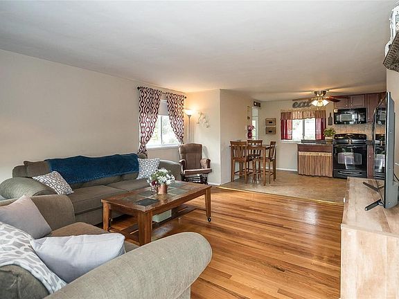 2nd image of 4367 Fatima Dr