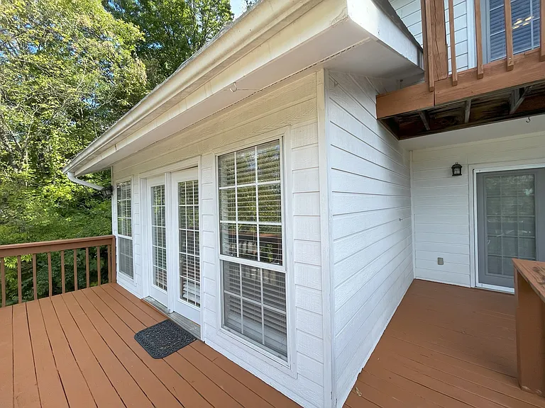 2200A Elder St — Photo 17
