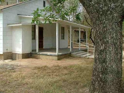 5th image of 427 E AVENUE D