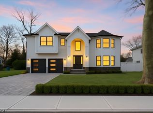 806 Arbor Rd, Paramus, NJ 07652