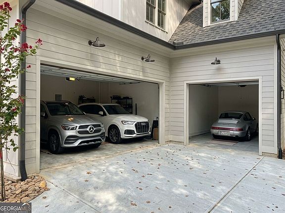 2nd image of 1886 Timothy Dr