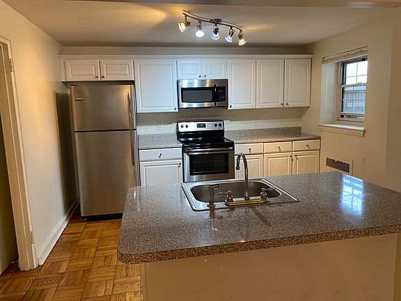 5th image of 103-105 S Narberth Ave #1B-1Ba-750Sqft