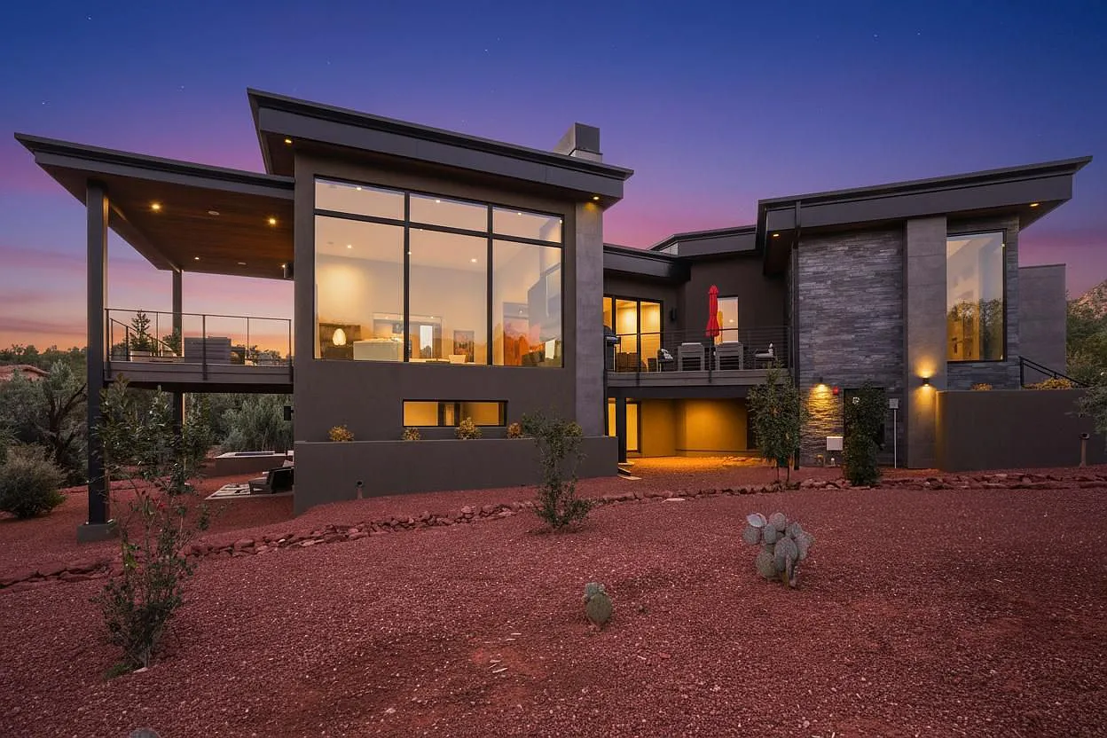 6 bed, 3580 sqft, $40,000 — Photo 1