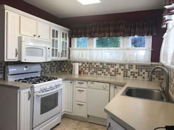 3rd image of 1304 McKinley Ave